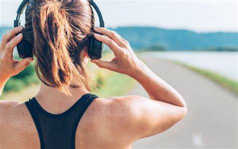 how to listen to music while running: exploring the art of balancing sound and movement