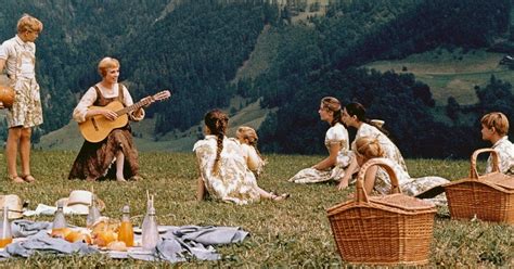 Why Is the Sound of Music a Christmas Movie: An Insightful Analysis